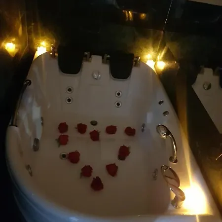 Mega Mall Monza National Arena アパート